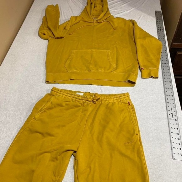 Levi's Pants - Levi's Men XL Yellow athletic hoodie and sweatpants set. SKU204